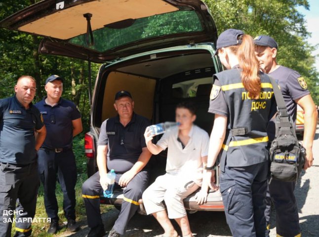 Рятувальники знайшли зниклого хлопця з Виноградова