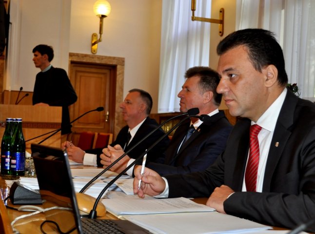 Депутати Закарпатської облради затвердили порядок денний п’ятої сесії та розглянули низку питань