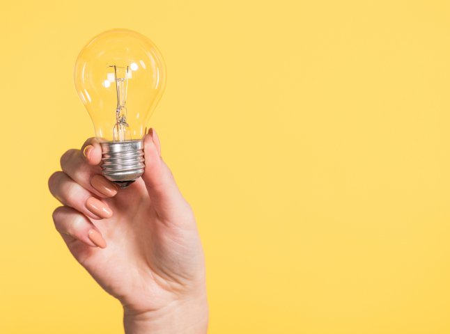 Коли не буде світла у четвер: графік відключень на 1 січня