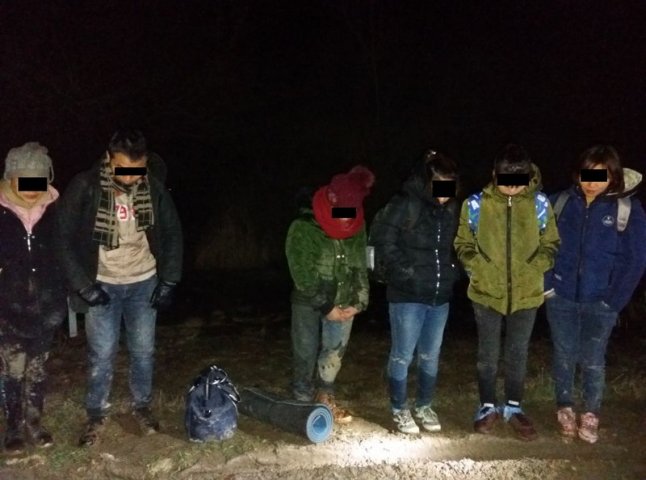 На кордоні з Угорщиною затримали кількох мігрантів