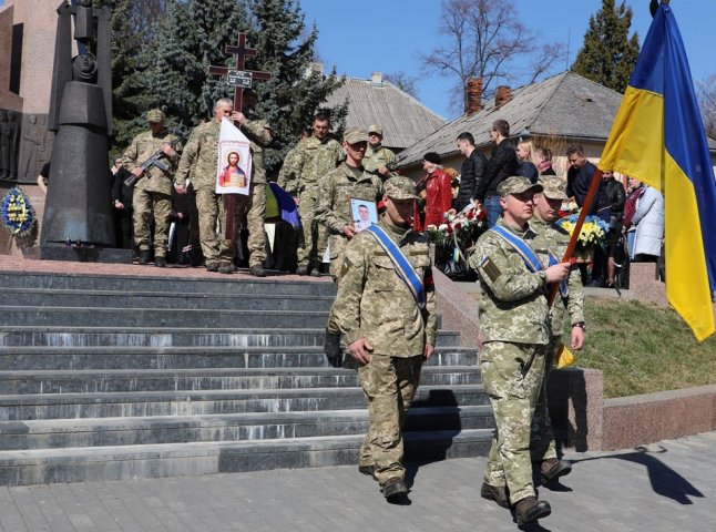 В Ужгороді поховали Героя, який загинув у перший день війни