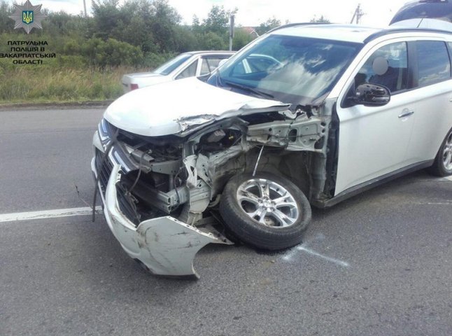 Аварія в Ужгороді: зіткнулися позашляховик і вантажівка