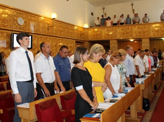 На сьогоднішню сесію облради завітали двоє народних депутатів України