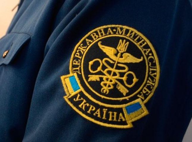 Колишнього керівника Закарпатської митниці ДФС підозрюють у привласненні майже 13 мільйонів