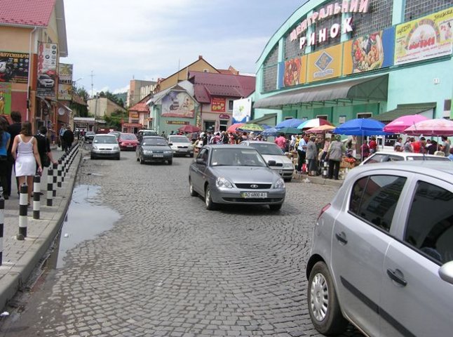 Як в Мукачеві ’’спростили’’ рух (ФОТОРЕПОРТАЖ)