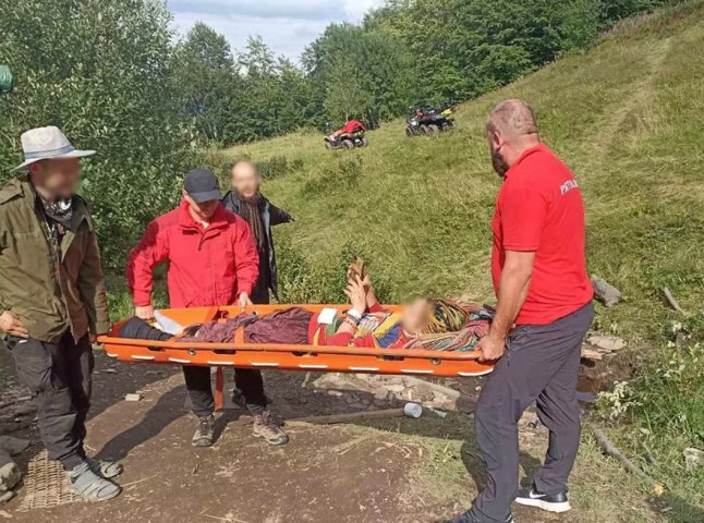 Не могла самостійно пересуватися: на Закарпатті травмувалась 25-річна туристка Не могла самостійно пересуватися: на Закарпатті травмувалась 25-річна туристка