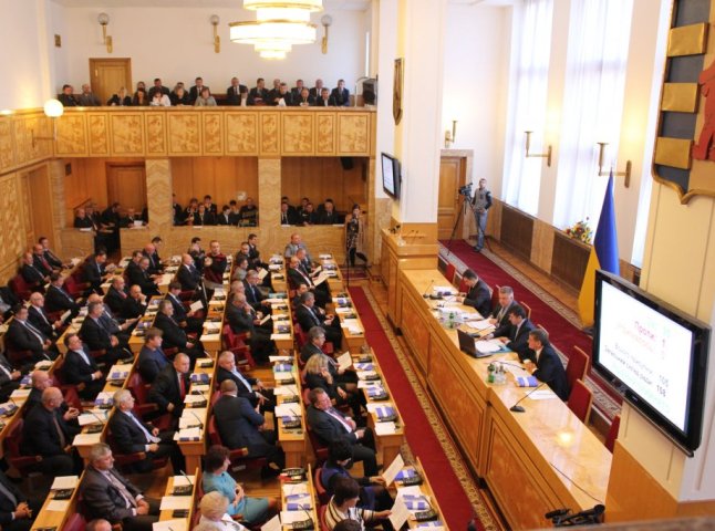 Двоє депутатів Закарпатської обласної ради склали депутатські повноваження