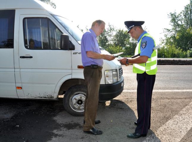 У Закарпатті ДАІ почала перевіряти ліцензії пасажирських автобусів