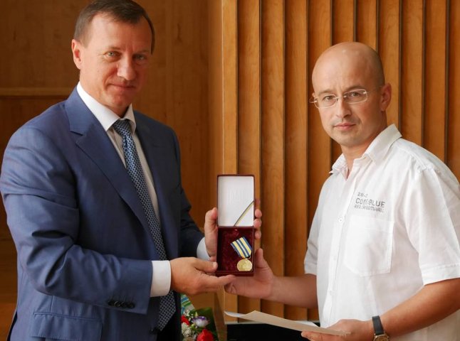 Двох ужгородців нагородили відзнакою Президента України