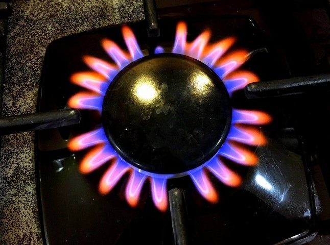 Полум’я горить червоним: українці масово скаржаться на "холодний" газ