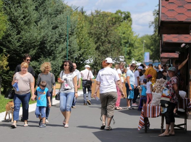 Як у Мукачеві пройшов фестиваль "З країни в Україну"