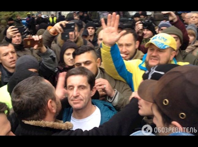 У Києві мало не побили чиновника, який родом із Закарпаття