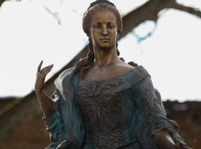 В Ужгороді відкрили пам’ятник австрійській імператриці Марії Терезії