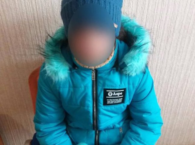 В Івано-Франківську закарпатець змушував жебракувати свою малолітню доньку