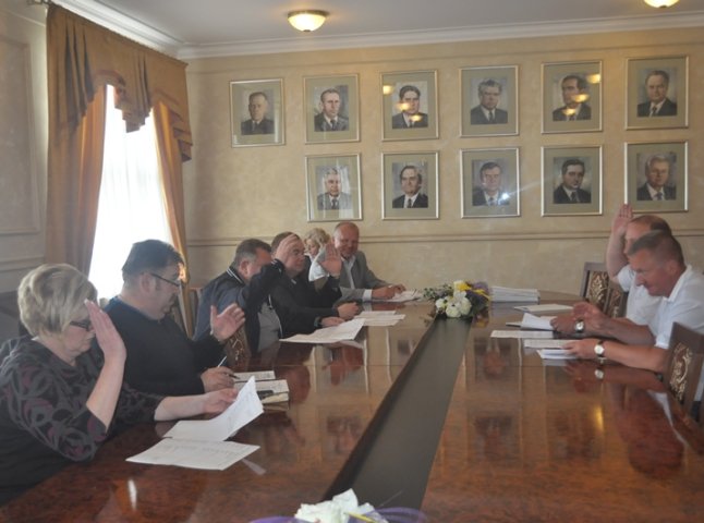 Депутати Закарпатської облради виділили родинам загиблих на Євромайдані з обласного бюджету 5 мільйонів гривень 