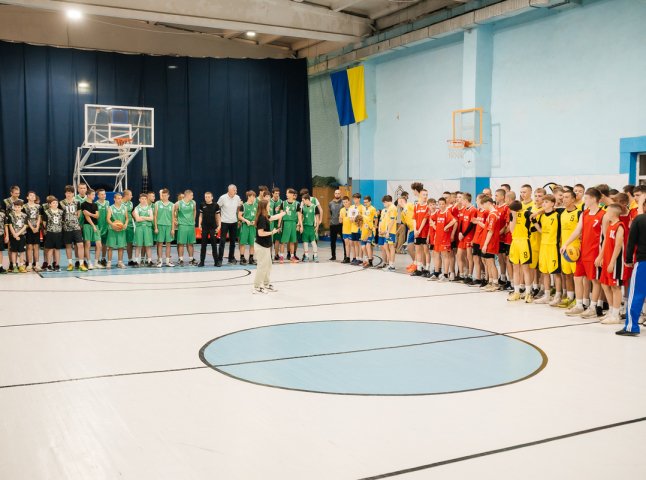 В Ужгороді стартував IV етап шкільних змагань із баскетболу В Ужгороді стартував IV етап шкільних змагань із баскетболу