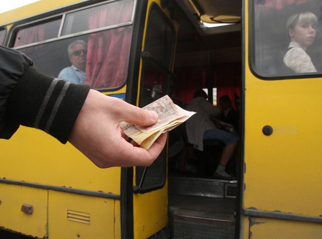 Пасажири не відчули покращення якості послуг після подорожчання проїзду в ужгородських маршрутках