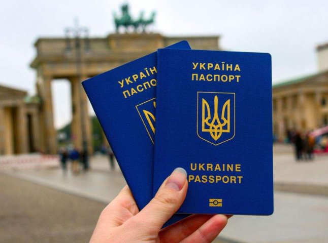Відомо, чи залишається Україна у "зеленому" списку ЄС для подорожей