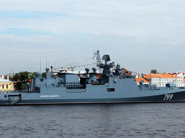 ЗМІ повідомляють, що горить новітній російський військовий фрегат