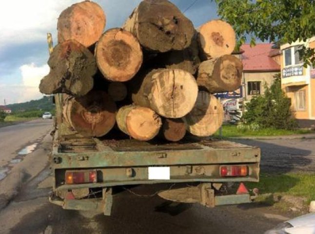 За добу мукачівські патрульні виявили 2 факти незаконного перевезення деревини