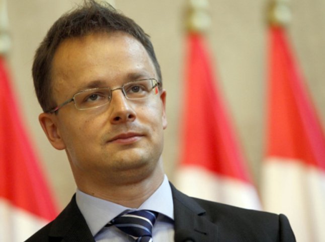 Сійярто пообіцяв негайну відповідь на висилку Україною угорського консула
