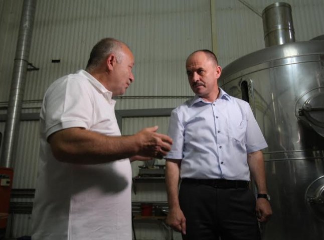 Під час візиту на Берегівщину губернатор Закарпаття пообіцяв захистити виноробів і пивоварів