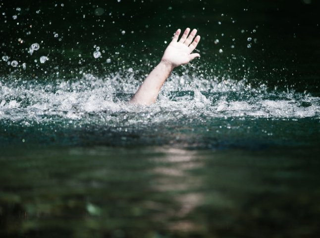На Закарпатті в річці потонув 14-річний хлопчина
