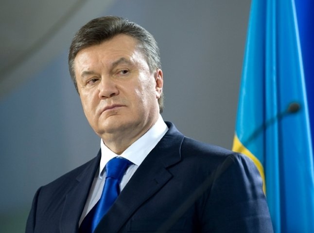 Янукович просить Путіна захистити його і досі вважає себе президентом