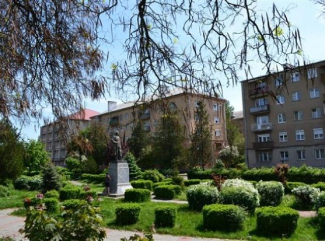 У Мукачеві встановлять вуличні тренажери, “розумну зупинку” та відреставрують парк Кузьменка