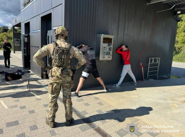 Затримання провели на автомийці: що трапилось в області