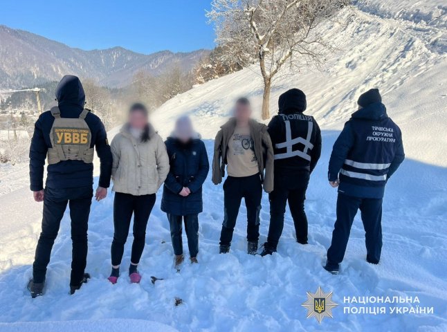 Поліція заблокувала канал для переправлення чоловіків через кордон