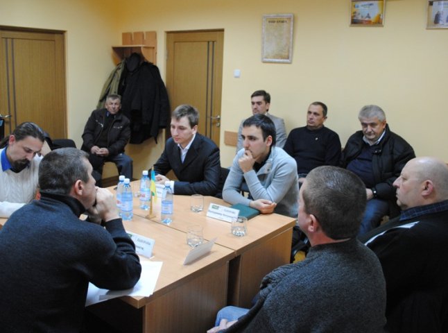 У Мукачеві проходить круглий стіл на тему: "Інтеграційний вибір України: куди нам іти?" (ФОТО)