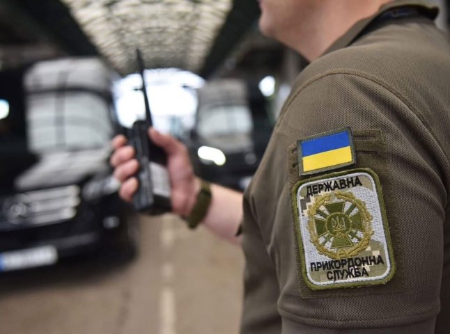 Пропустять 8 автобусів за 12 годин: на кордоні з ЄС починається ремонт