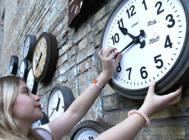 Рада провалила скасування переведення годинників: законопроєкт доопрацюють