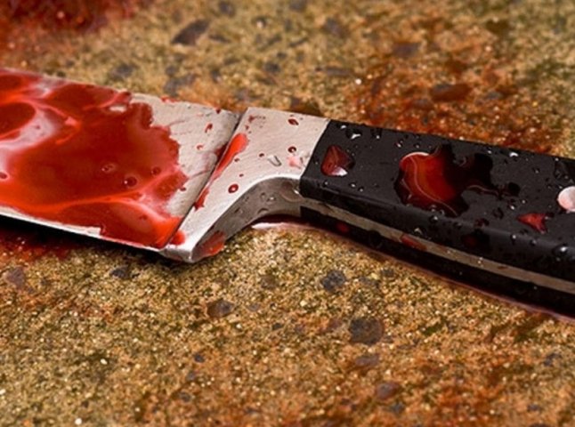 Жорстоке вбивство на Рахівщині: чоловік смертельно поранив ножем свого знайомого