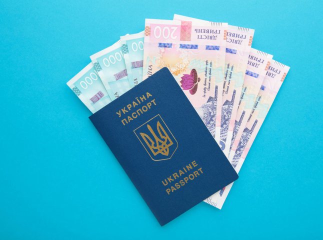 Будуть платити: для українців, які виїхали за кордон, озвучили довгоочікувану новину