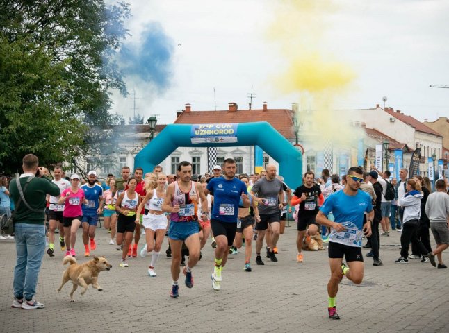 В Ужгороді відбувся благодійний забіг на підтримку ЗСУ