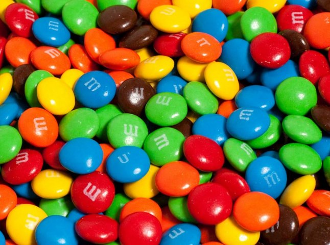 В Україну ввезли солодощі із забороненою речовиною