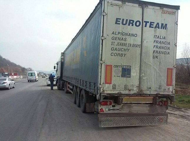 Мукачівські правоохоронці затримали п’яного водія вантажівки