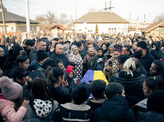 В області сьогодні попрощалися з полеглим воїном