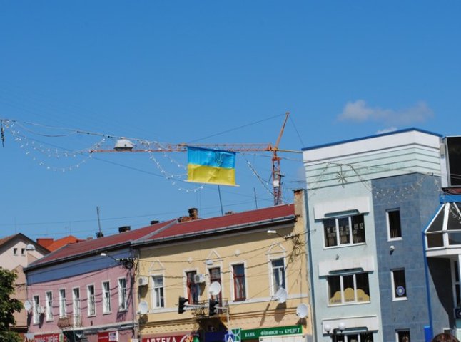 У Мукачеві триває підготовка до Дня Незалежності (ФОТО)