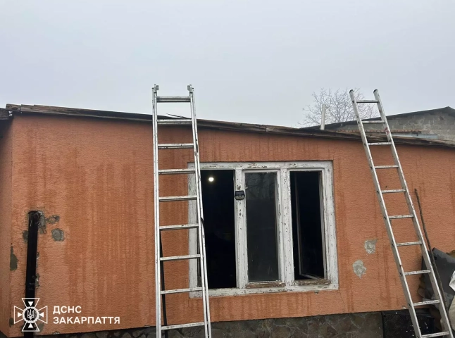 В одному із сіл горіла надвірна споруда