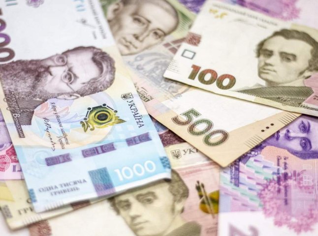 На Закарпатті начальник відділення банку заволодів майже півтора мільйонами гривень