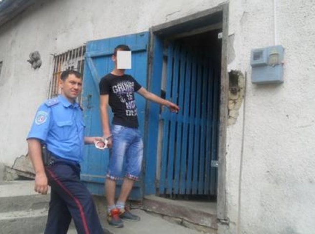 Чотирьох молодиків, які грабували магазини на Іршавщині, затримано