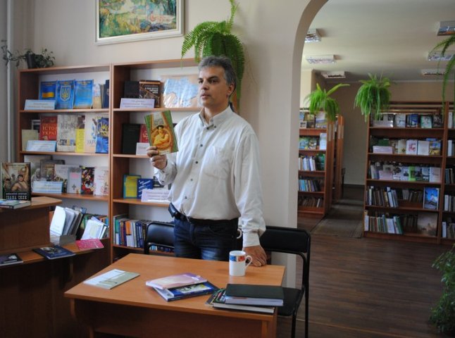 Олександр Гаврош презентував свої творчі доробки мукачівським читачам (ФОТО)