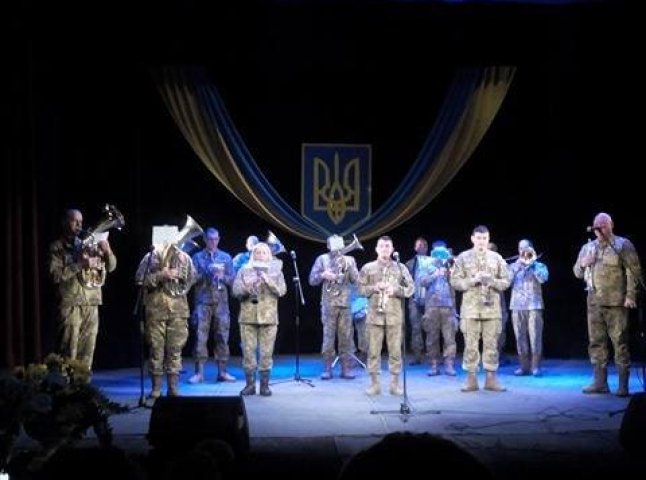 Для воїнів-інтернаціоналістів у Мукачеві влашували концерт