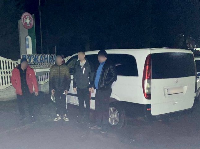 На Берегівщині виявили чоловіків, які намагалися нелегально потрапити до Угорщини