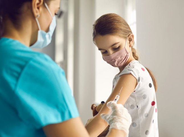 МОЗ підготувало документи для масової вакцинації підлітків