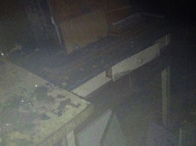 Рятувальники евакуювали 8 людей під час пожежі в одній із п’ятиповерхівок Мукачева