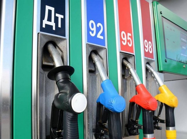 Якими будуть ціни на бензин і дизель, якщо повернуть акцизи на пальне